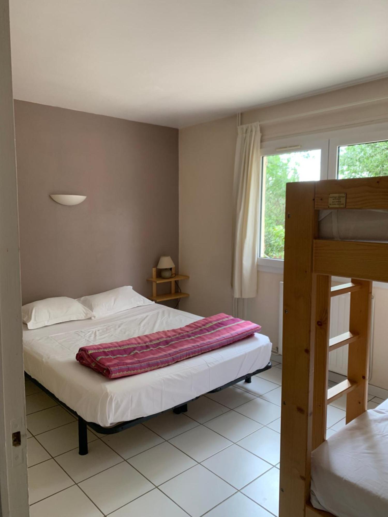 Villa de 100m2 avec grande piscine privée Saint Alban Auriolles Exterior foto